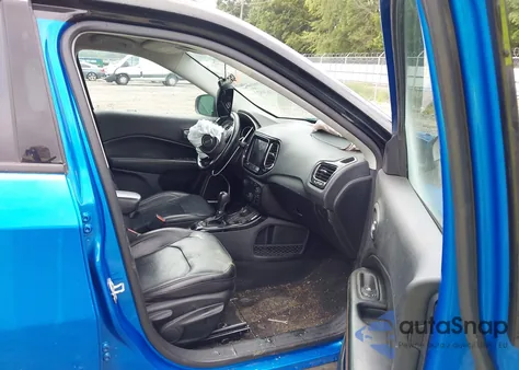 2020 Jeep Compass Limited 4X4 из США, поврежденный, VIN 3C4NJDCB7LT208827